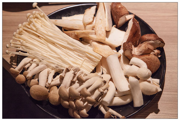 新勵進酸菜白肉鍋