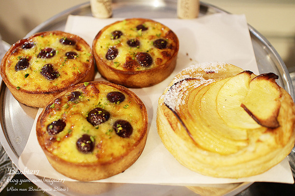 雨人麵包餐館:雨人麵包餐館 Rain man Boulangerie Bistro 鮮嫩多汁香煎茴香雞腿拖鞋麵包 (台北捷運市政府站,誠品松菸,松山文創園區,巷弄美食)