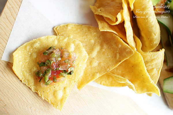 雨人麵包餐館:雨人麵包餐館 Rain man Boulangerie Bistro 鮮嫩多汁香煎茴香雞腿拖鞋麵包 (台北捷運市政府站,誠品松菸,松山文創園區,巷弄美食)