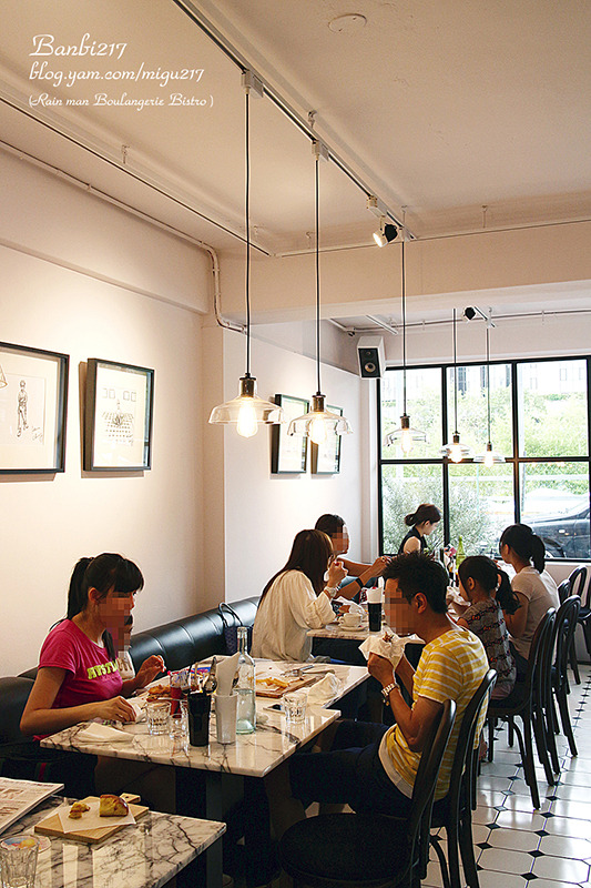 雨人麵包餐館:雨人麵包餐館 Rain man Boulangerie Bistro 鮮嫩多汁香煎茴香雞腿拖鞋麵包 (台北捷運市政府站,誠品松菸,松山文創園區,巷弄美食)