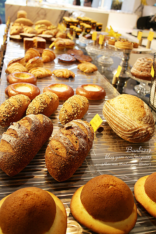 雨人麵包餐館:雨人麵包餐館 Rain man Boulangerie Bistro 鮮嫩多汁香煎茴香雞腿拖鞋麵包 (台北捷運市政府站,誠品松菸,松山文創園區,巷弄美食)