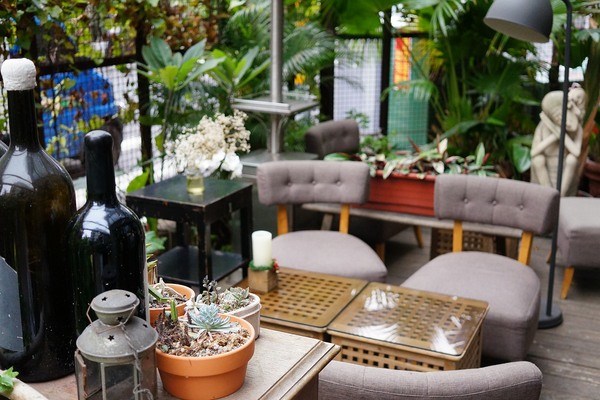 The Villa Herbs restaurant(樂利店):(胖樺食記) 台北市大安區The Villa Herbs restaurant / 樂利店。燈光美氣氛佳的城市清流。