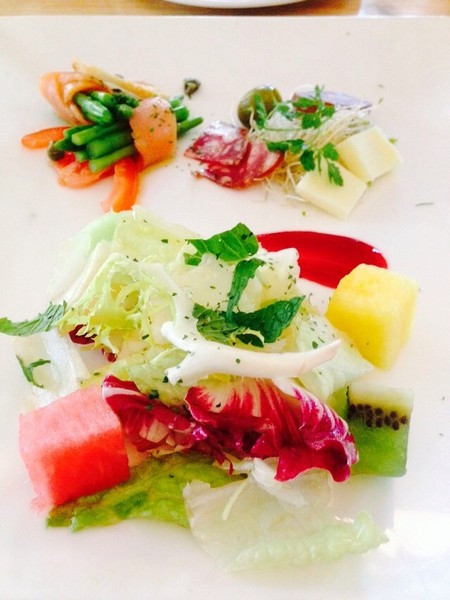 The Villa Herbs restaurant(樂利店):(胖樺食記) 台北市大安區The Villa Herbs restaurant / 樂利店。燈光美氣氛佳的城市清流。