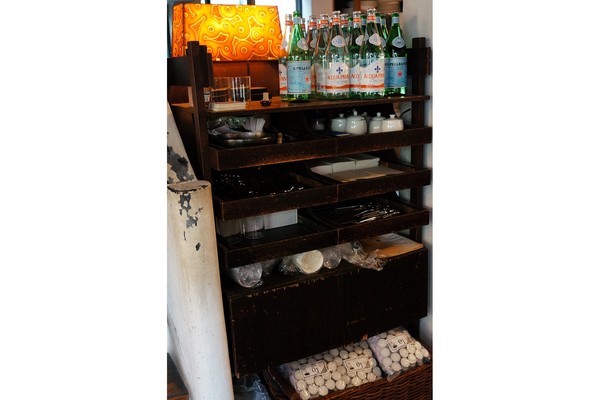 The Villa Herbs restaurant(樂利店):(胖樺食記) 台北市大安區The Villa Herbs restaurant / 樂利店。燈光美氣氛佳的城市清流。