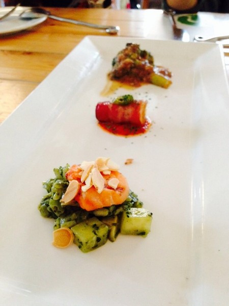 The Villa Herbs restaurant(樂利店):(胖樺食記) 台北市大安區The Villa Herbs restaurant / 樂利店。燈光美氣氛佳的城市清流。