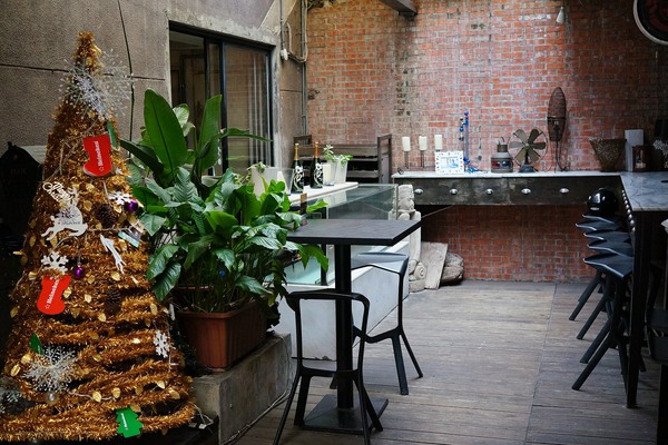 The Villa Herbs restaurant(樂利店):(胖樺食記) 台北市大安區The Villa Herbs restaurant / 樂利店。燈光美氣氛佳的城市清流。