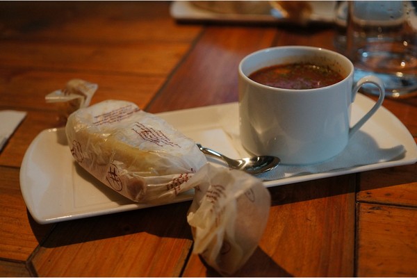 The Villa Herbs restaurant(樂利店):(胖樺食記) 台北市大安區The Villa Herbs restaurant / 樂利店。燈光美氣氛佳的城市清流。