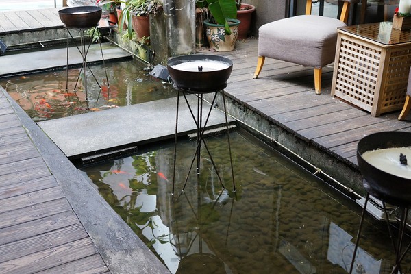 The Villa Herbs restaurant(樂利店):(胖樺食記) 台北市大安區The Villa Herbs restaurant / 樂利店。燈光美氣氛佳的城市清流。