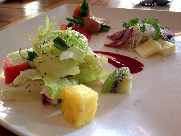 The Villa Herbs restaurant(樂利店):(胖樺食記) 台北市大安區The Villa Herbs restaurant / 樂利店。燈光美氣氛佳的城市清流。