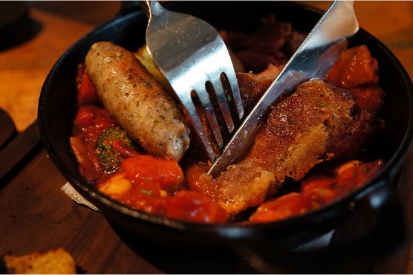 The Villa Herbs restaurant(樂利店):(胖樺食記) 台北市大安區The Villa Herbs restaurant / 樂利店。燈光美氣氛佳的城市清流。