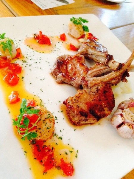 The Villa Herbs restaurant(樂利店):(胖樺食記) 台北市大安區The Villa Herbs restaurant / 樂利店。燈光美氣氛佳的城市清流。