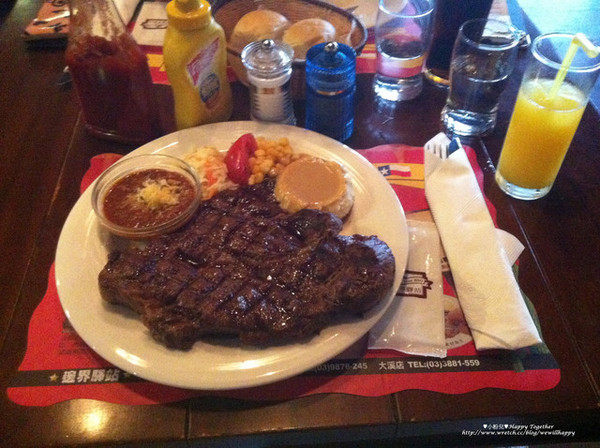 Frank's Texas BBQ邊界驛站:├食記┤哇~比臉蛋大的牛排光看就飽了!果然名不虛傳in邊界驛站