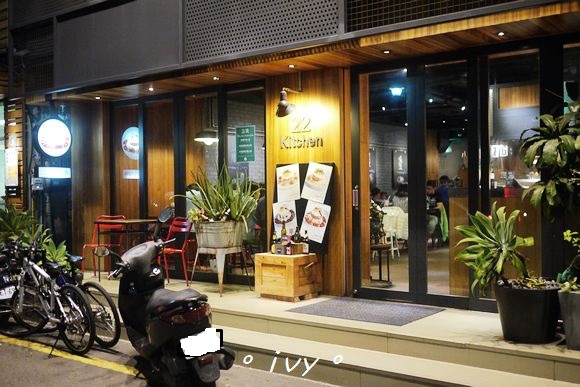 新橋 22 kitchen 炭烤廚房：【新竹美食】新橋 22Kitchen炭烤廚房