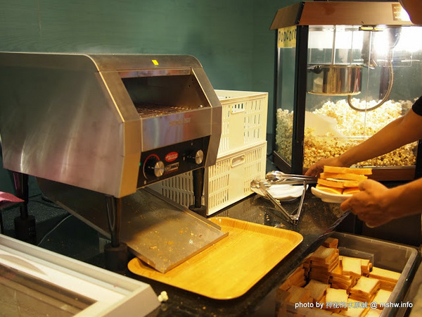 饗厚牛排(台中店)：【食記】價格昂貴,口感尚可,份量還算實在 @ 台中中區-饗厚牛排-Joyful Steak House-台中店