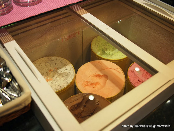 饗厚牛排(台中店)：【食記】價格昂貴,口感尚可,份量還算實在 @ 台中中區-饗厚牛排-Joyful Steak House-台中店