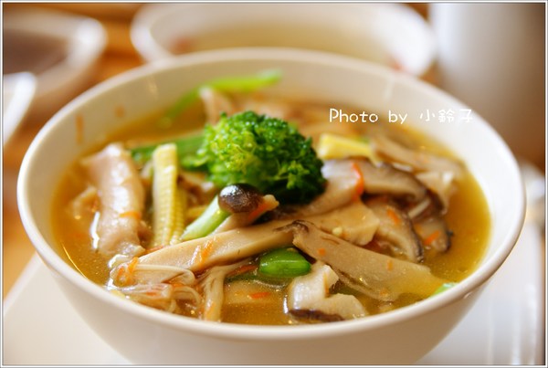 阿之寶瘋茶館：漫活花蓮「阿之寶瘋茶館」在地美食、尋寶、瘋手創