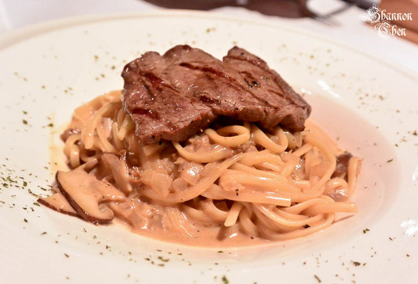 Mw時尚義法料理&酒品：*美食*Mw時尚義法料理&酒品*非常愉悅的生日享受