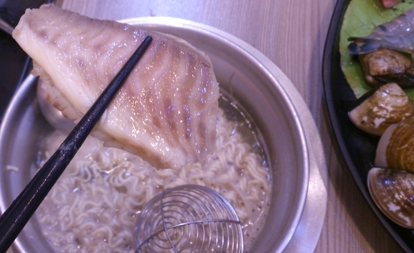 合家日式涮涮鍋:【台北.捷運新莊站】合家涮涮鍋-『CP值超高,超平價海鮮上桌囉!』