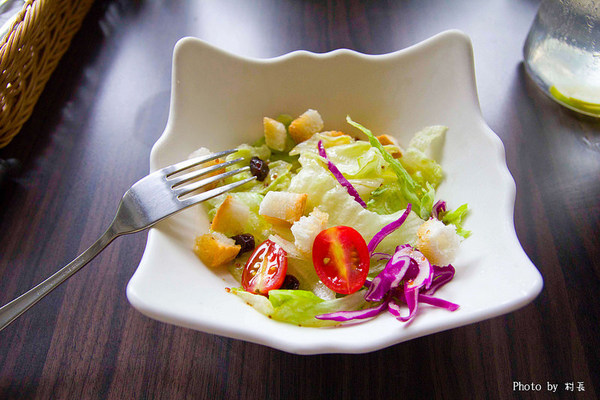 莎露烘焙餐廳:【食記】{屏東。青島街}莎露烘培餐廳