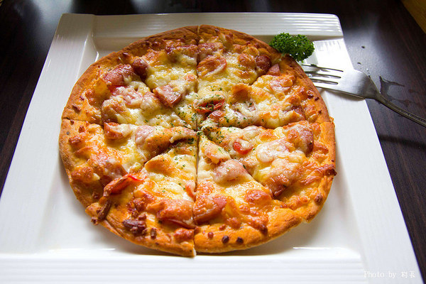 莎露烘焙餐廳:【食記】{屏東。青島街}莎露烘培餐廳