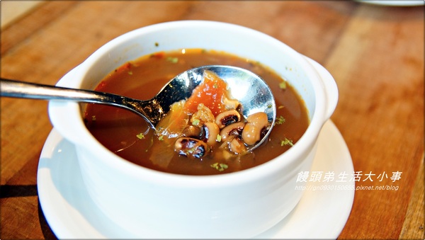 1967 Bistro & Café Pizza Cut Five：【食記/台北市】 1967 Bistro & Café Pizza Cut Five