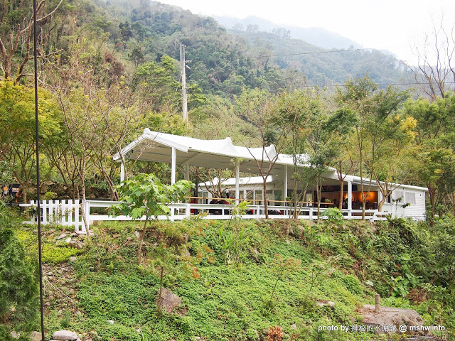  【食記】想吃好吃的冰嗎?得先跨越心理障礙= = 北台灣最長吊橋旁的小確幸! @ 新竹尖石 北角24法式冰淇淋專賣店