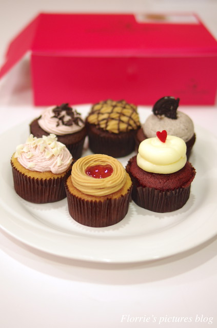 Twelve Cupcakes(新光站前店):台北美食~twelve cupcakes~小巧迷人的杯子蛋糕!