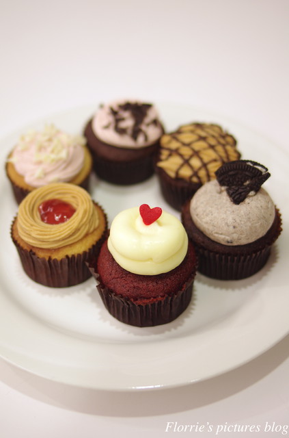 Twelve Cupcakes(新光站前店):台北美食~twelve cupcakes~小巧迷人的杯子蛋糕!