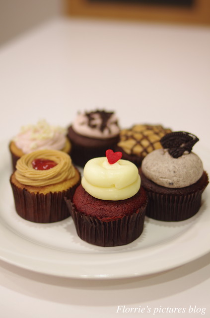 Twelve Cupcakes(新光站前店):台北美食~twelve cupcakes~小巧迷人的杯子蛋糕!