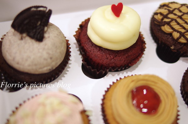 Twelve Cupcakes(新光站前店):台北美食~twelve cupcakes~小巧迷人的杯子蛋糕!