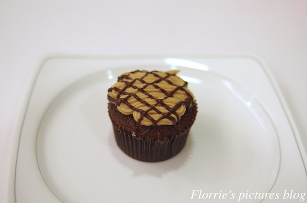 Twelve Cupcakes(新光站前店):台北美食~twelve cupcakes~小巧迷人的杯子蛋糕!