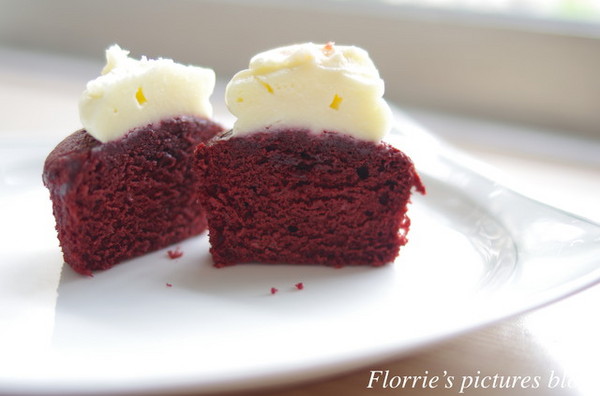 Twelve Cupcakes(新光站前店):台北美食~twelve cupcakes~小巧迷人的杯子蛋糕!