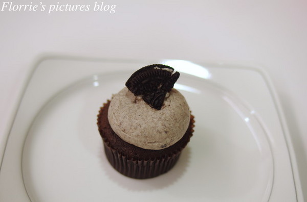 Twelve Cupcakes(新光站前店):台北美食~twelve cupcakes~小巧迷人的杯子蛋糕!