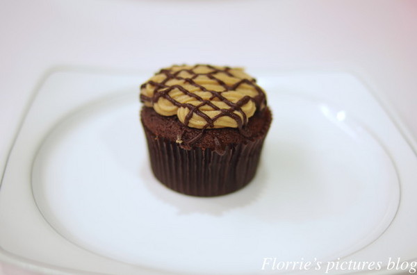 Twelve Cupcakes(新光站前店):台北美食~twelve cupcakes~小巧迷人的杯子蛋糕!