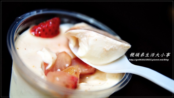 小山甜點市集:【小山甜點市集】客製化捲彌月蛋糕♪♪七彩瑞士捲♪♪