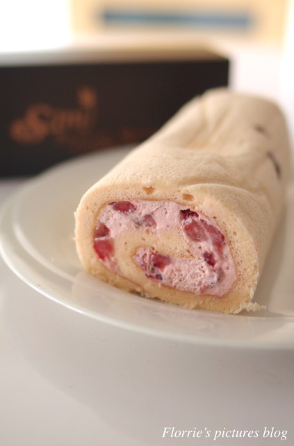 小山甜點市集:台北大同區美食~小山甜點市集 瑞士捲~香濃卻又不甜膩的純巧克力瑞士捲