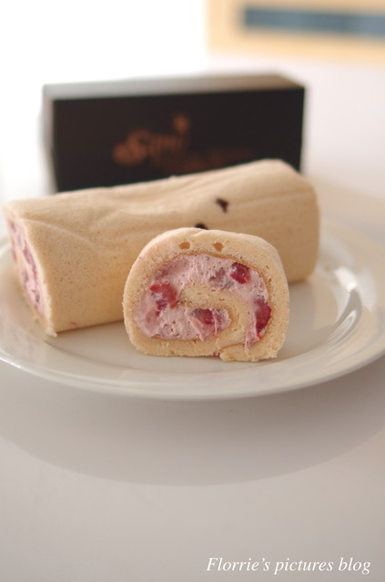 小山甜點市集:台北大同區美食~小山甜點市集 瑞士捲~香濃卻又不甜膩的純巧克力瑞士捲