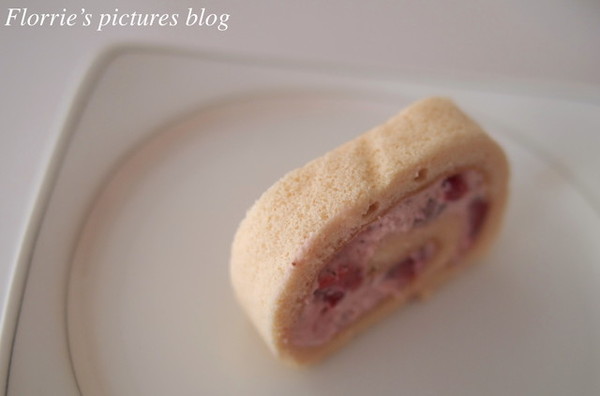 小山甜點市集:台北大同區美食~小山甜點市集 瑞士捲~香濃卻又不甜膩的純巧克力瑞士捲