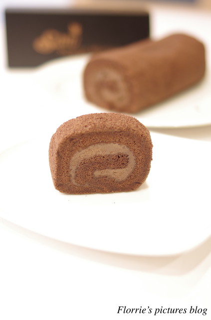 小山甜點市集:台北大同區美食~小山甜點市集 瑞士捲~香濃卻又不甜膩的純巧克力瑞士捲