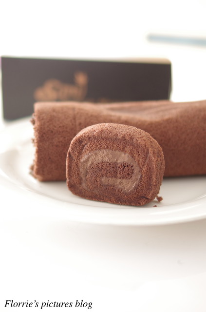 小山甜點市集:台北大同區美食~小山甜點市集 瑞士捲~香濃卻又不甜膩的純巧克力瑞士捲