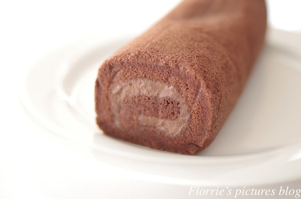 小山甜點市集:台北大同區美食~小山甜點市集 瑞士捲~香濃卻又不甜膩的純巧克力瑞士捲