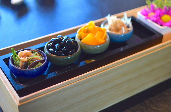 ikki藝奇新日本料理(板橋麗寶店):W小姐旅行畫報/ 新北|食記 藝奇新日本料理-板橋麗寶店 秋天吃蟹好著時 店鋪限定 秋季名物賞X強肴升級X當旬秋蟹