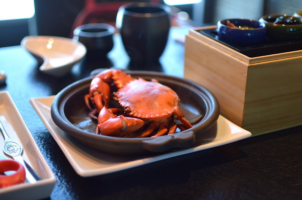 ikki藝奇新日本料理(板橋麗寶店):W小姐旅行畫報/ 新北|食記 藝奇新日本料理-板橋麗寶店 秋天吃蟹好著時 店鋪限定 秋季名物賞X強肴升級X當旬秋蟹