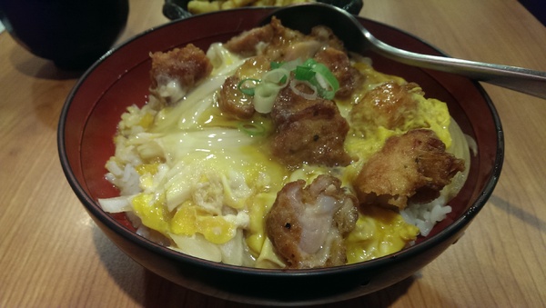 銀河堂讚岐烏龍麵：【銀河堂】好吃不死鹹的親子丼