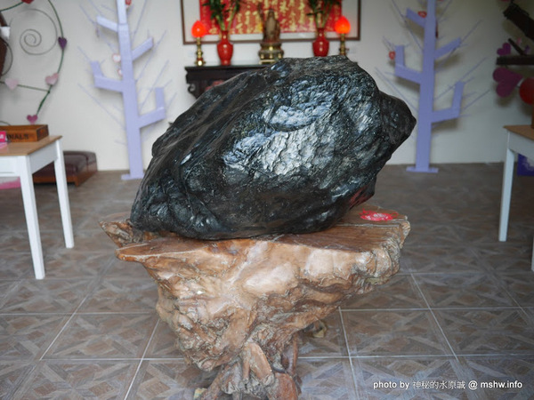 大黑松小倆口 傳統與浪漫的結合-埔里月老教堂:【景點】南投月老教堂.愛情故事館@埔里元首館King Garden : 大黑松小倆口的浪漫,就是終成眷屬? 南投埔里一日遊~景點第一站!