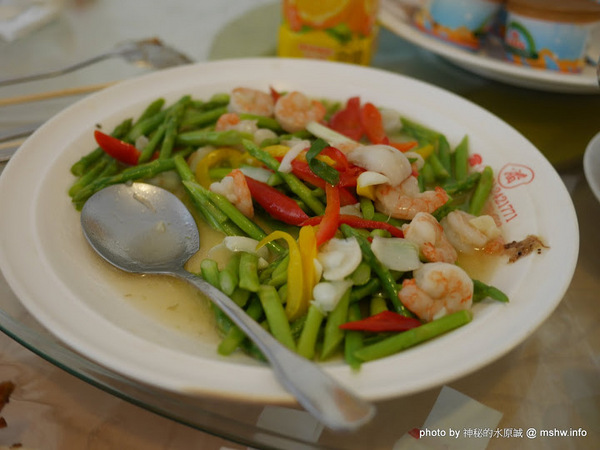 大黑松小倆口 傳統與浪漫的結合-埔里月老教堂:【景點】南投月老教堂.愛情故事館@埔里元首館King Garden : 大黑松小倆口的浪漫,就是終成眷屬? 南投埔里一日遊~景點第一站!