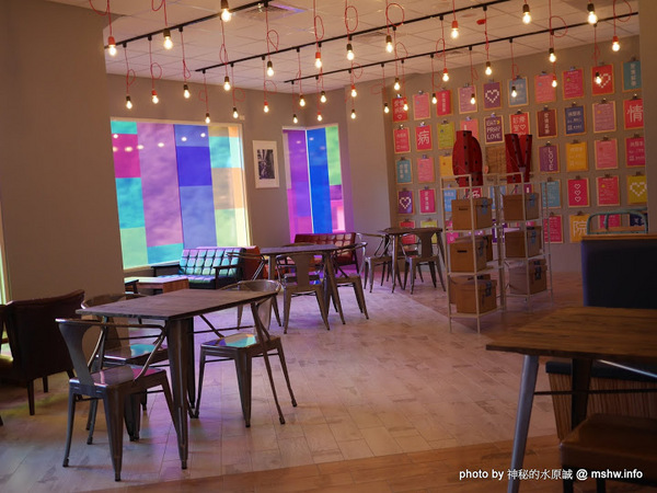 大黑松小倆口 傳統與浪漫的結合-埔里月老教堂:【景點】南投月老教堂.愛情故事館@埔里元首館King Garden : 大黑松小倆口的浪漫,就是終成眷屬? 南投埔里一日遊~景點第一站!