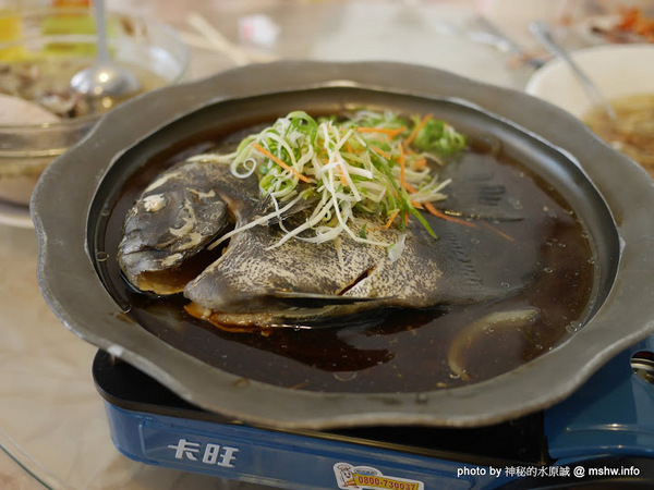 大黑松小倆口 傳統與浪漫的結合-埔里月老教堂:【景點】南投月老教堂.愛情故事館@埔里元首館King Garden : 大黑松小倆口的浪漫,就是終成眷屬? 南投埔里一日遊~景點第一站!