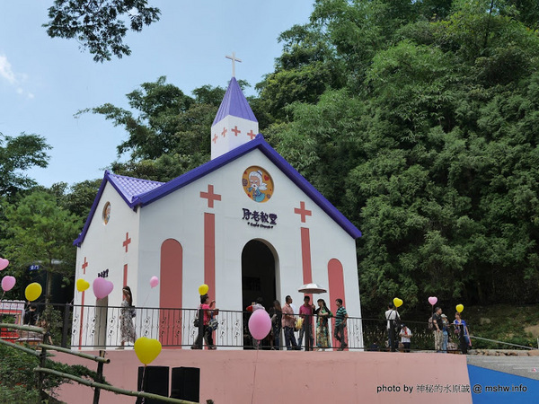 大黑松小倆口 傳統與浪漫的結合-埔里月老教堂:【景點】南投月老教堂.愛情故事館@埔里元首館King Garden : 大黑松小倆口的浪漫,就是終成眷屬? 南投埔里一日遊~景點第一站!