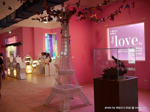 大黑松小倆口 傳統與浪漫的結合-埔里月老教堂:【景點】南投月老教堂.愛情故事館@埔里元首館King Garden : 大黑松小倆口的浪漫,就是終成眷屬? 南投埔里一日遊~景點第一站!